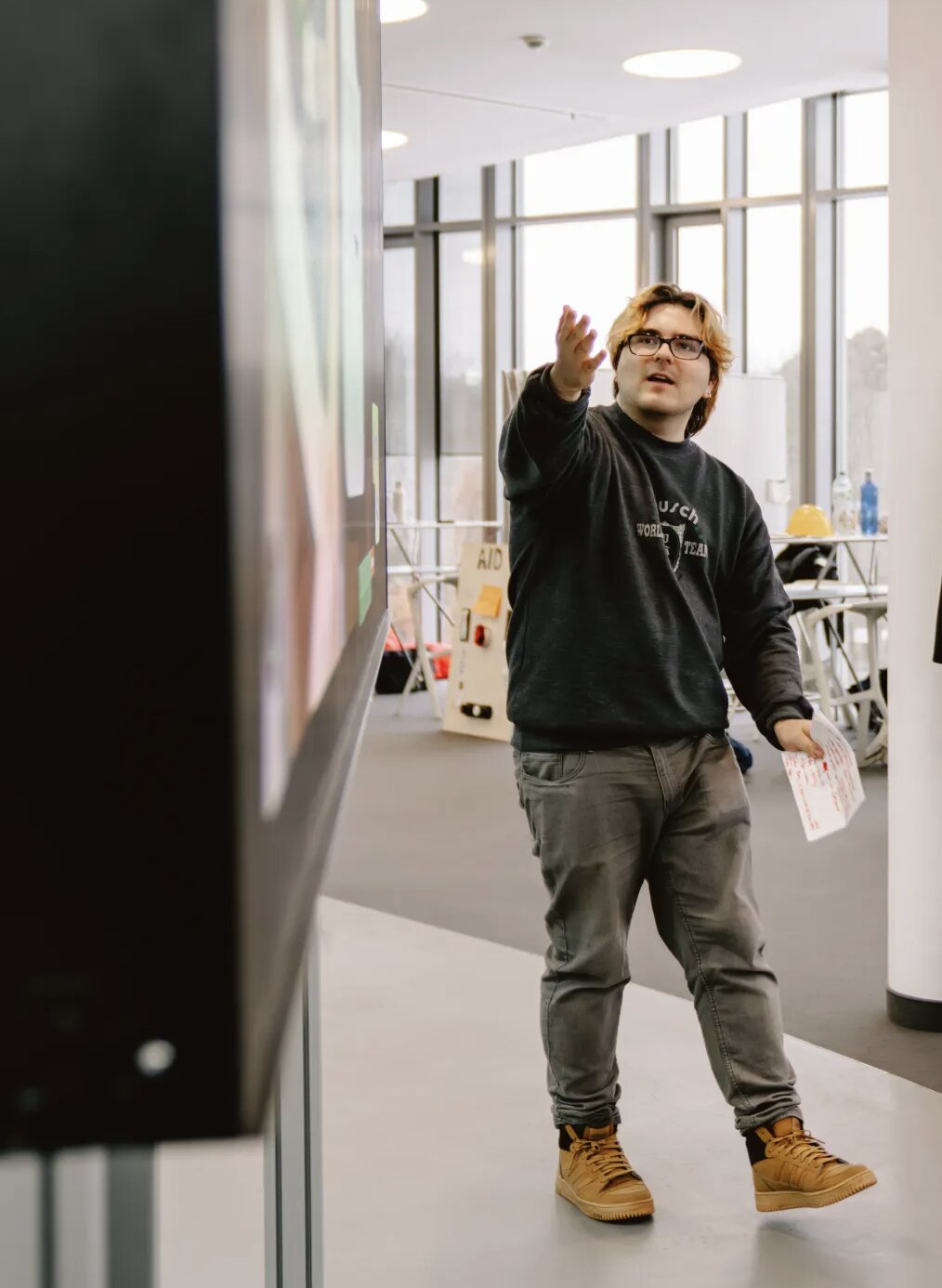 Pascal Kienast presenting at the HPI d-school